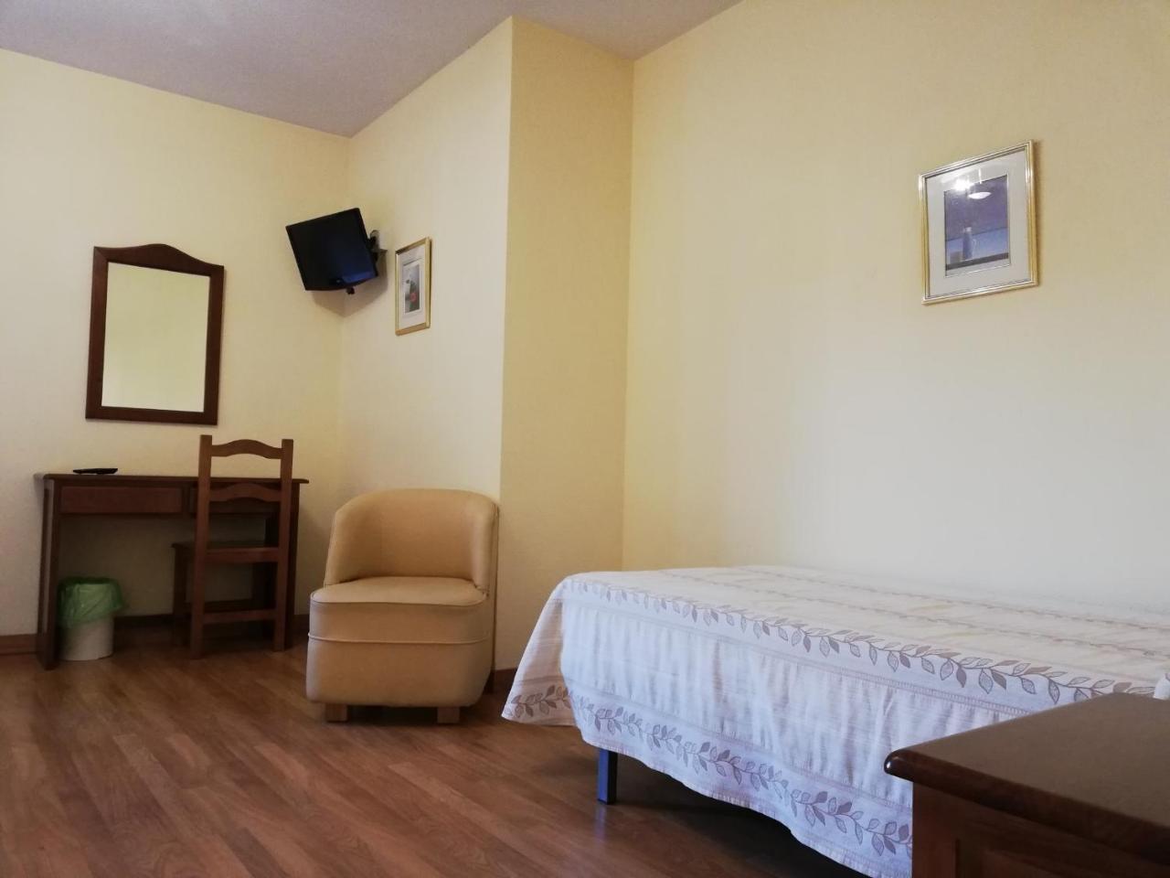 Labella Maria Hotell Pinos Genil Exteriör bild