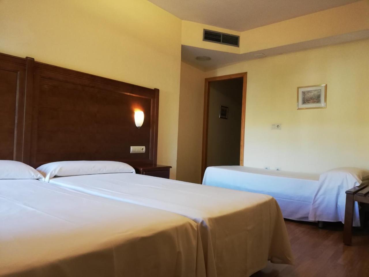 Labella Maria Hotell Pinos Genil Exteriör bild