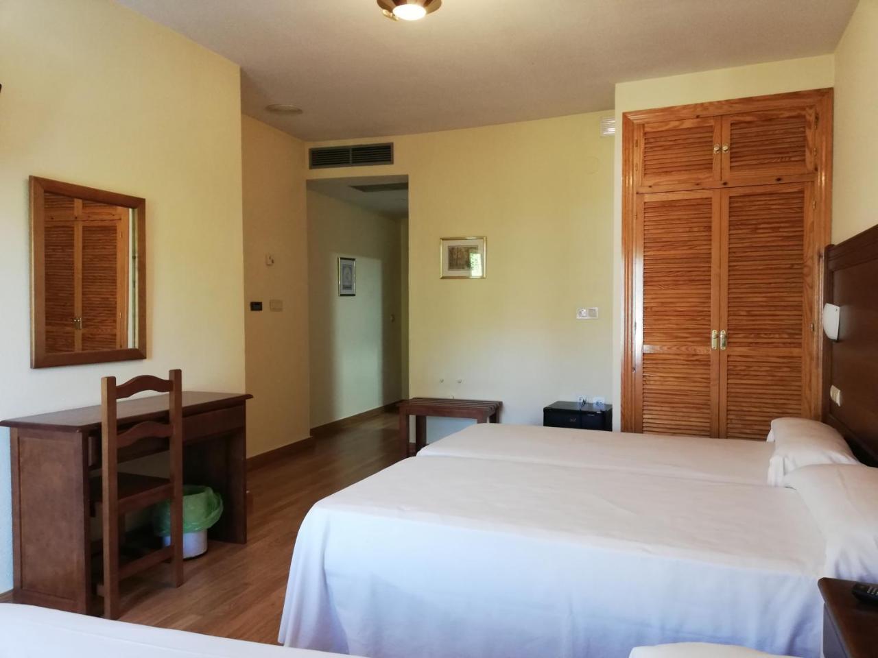 Labella Maria Hotell Pinos Genil Exteriör bild