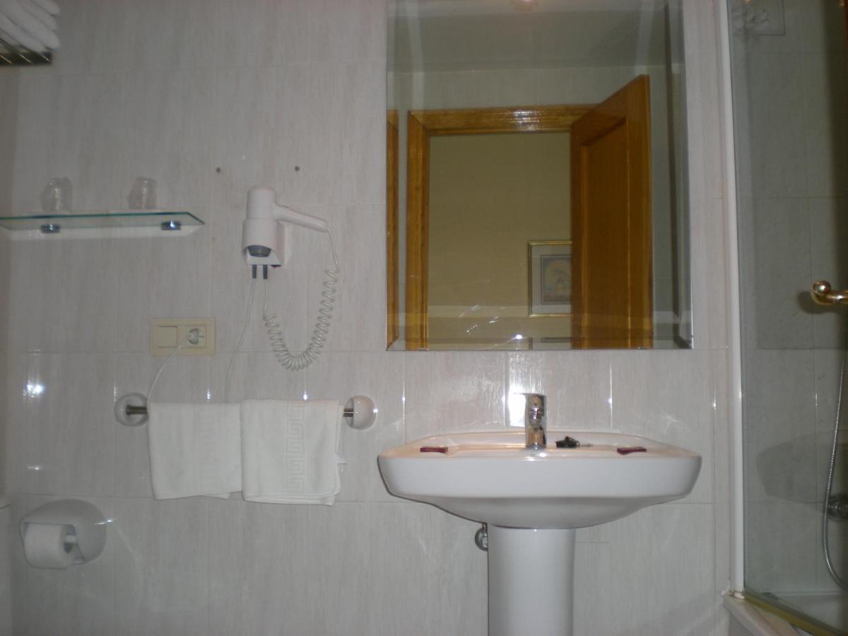 Labella Maria Hotell Pinos Genil Rum bild