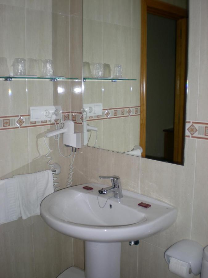 Labella Maria Hotell Pinos Genil Rum bild